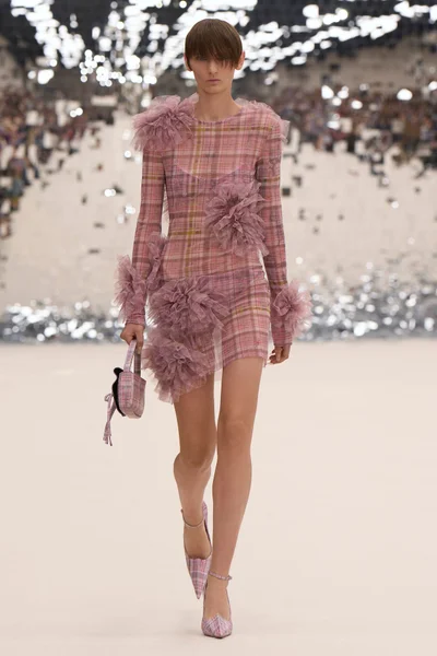 Look 27